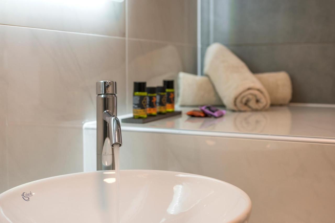 Quarters Luxury Apts Chania  Bagian luar foto