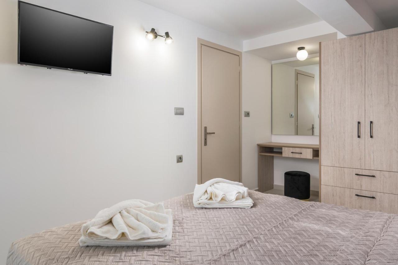 Quarters Luxury Apts Chania  Bagian luar foto