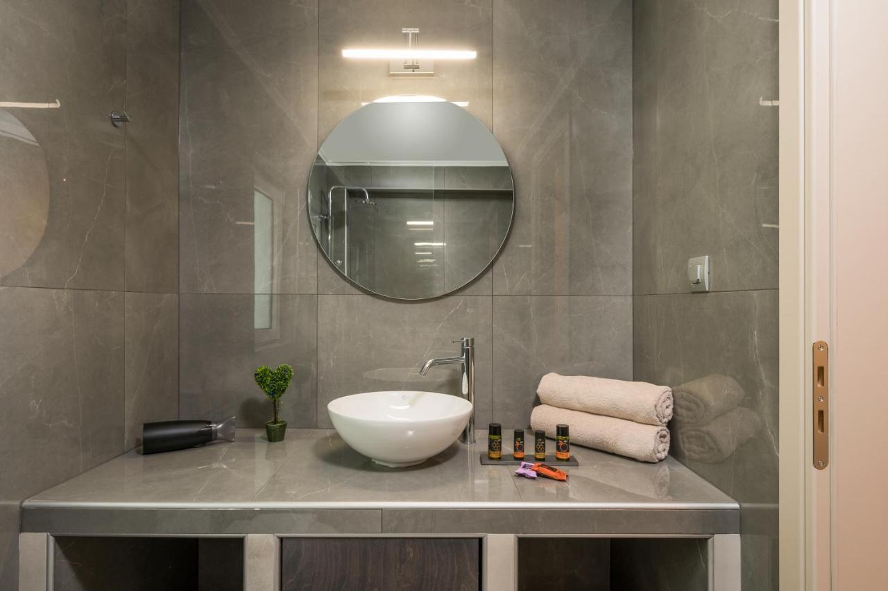 Quarters Luxury Apts Chania  Bagian luar foto